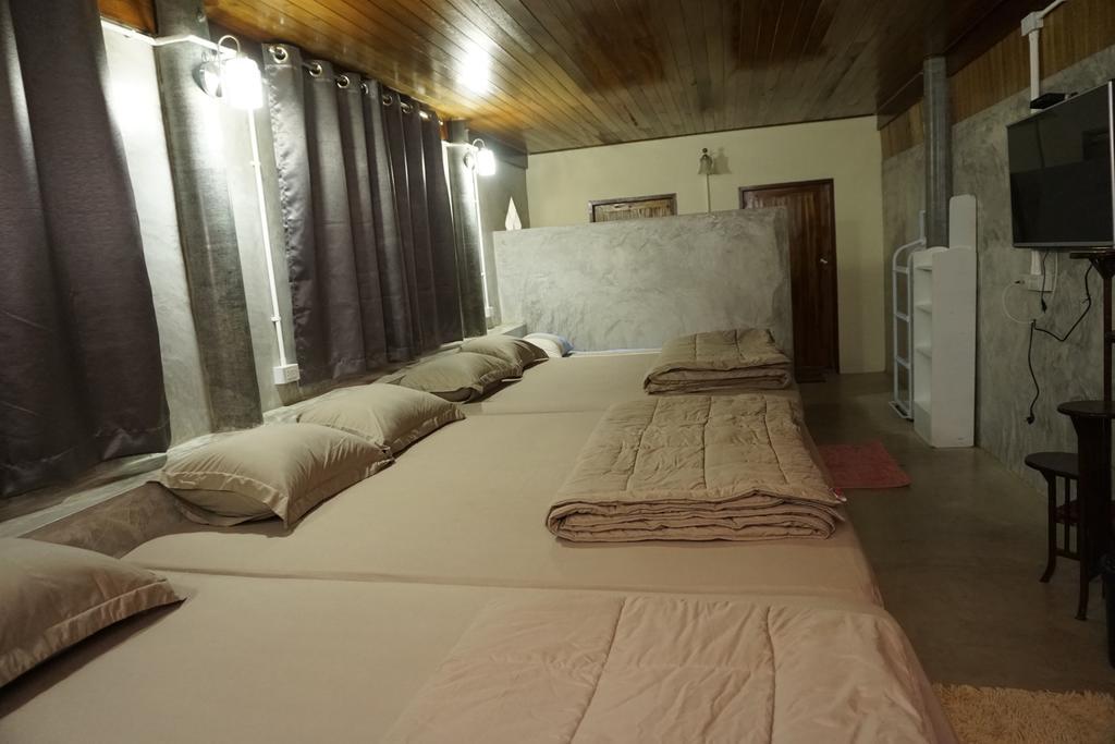 Bansuwan Homestay Amphawa Habitación foto
